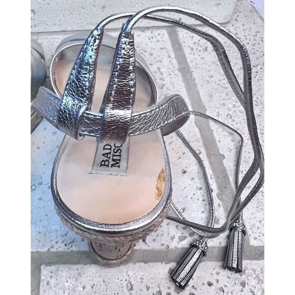 Badgley Mishka Silver Leather Cork Wedge Ankle Tie Diamond Tassel Sandals Sz 8.5 - Picture 11 of 15